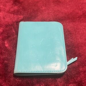 HOBO Bifold Wallet in all leather. Beautiful turquoise in color.